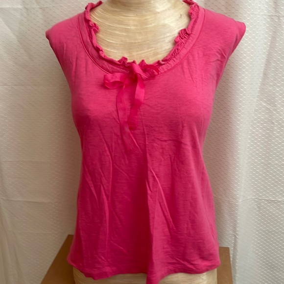Dkny Tops - DKNY cute bright pink tee in size medium